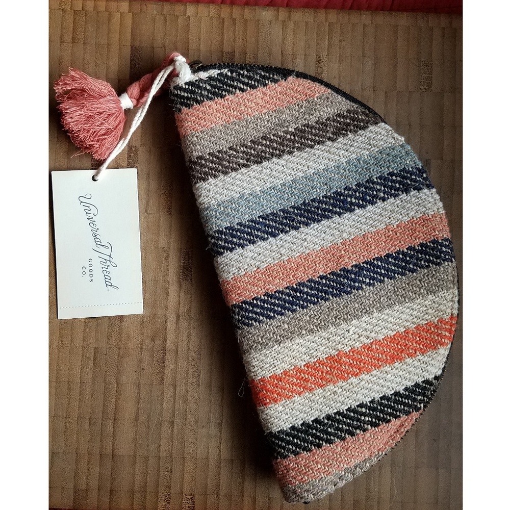 Universal Thread Striped Clutch